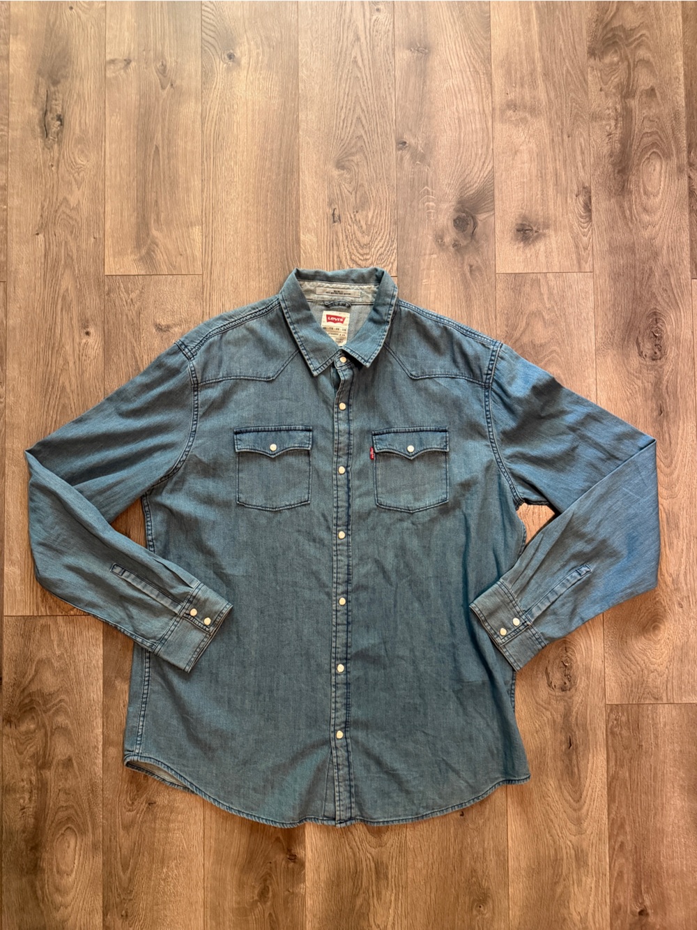 Levi’s Chambray Button Front Shirt Women’s XXL Pearl Snap Western Denim Top